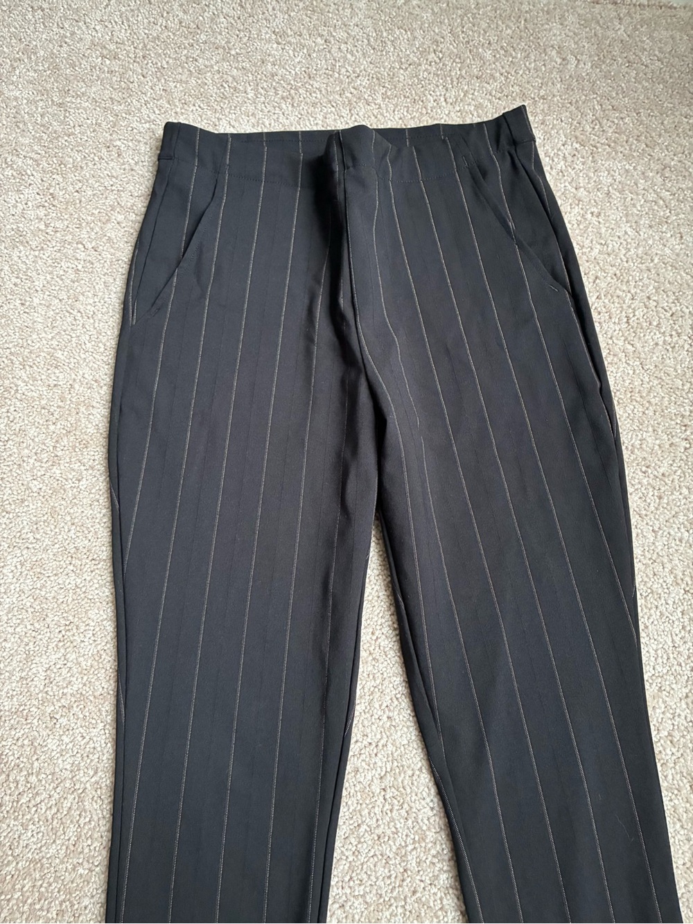 Hue pinstripe skimmer leggings - Picture 4 of 10